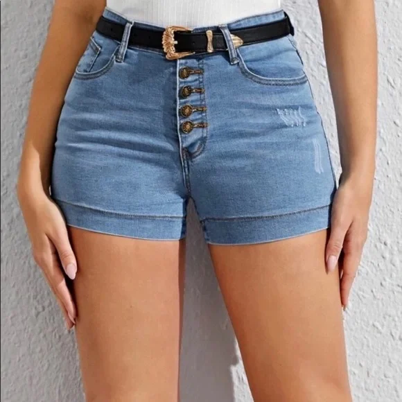 Sexy Denim skinny shorts NWT - Picture 5 of 7